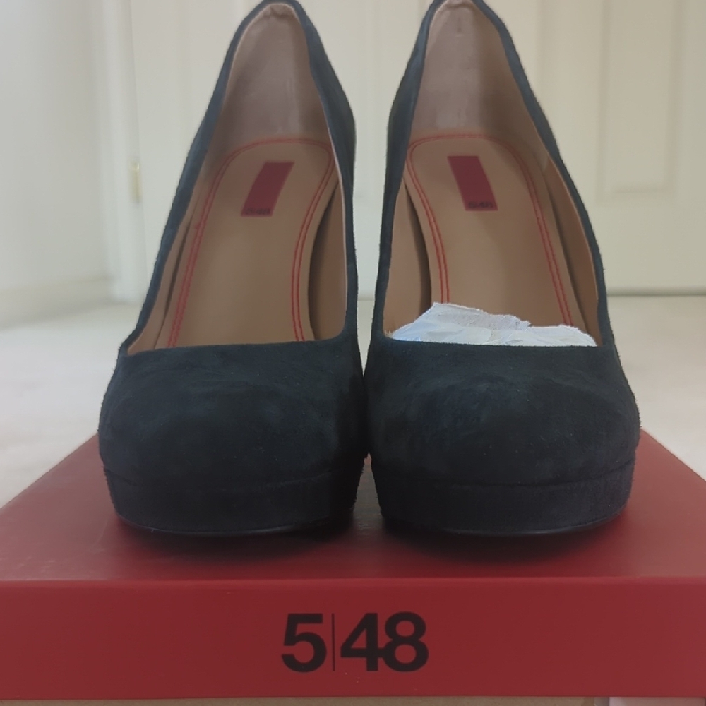 5/48 Black Heels with Thick High Heel and Platform